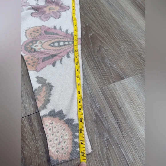 Sioni Size 1X Floral Sweater - Mauve and Beige - Picture 10 of 12